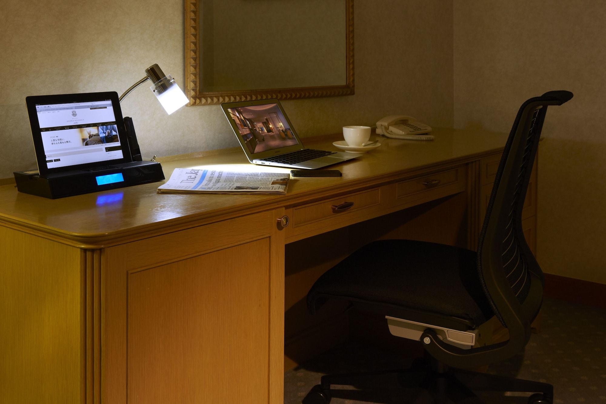 Hotel Agora Regency Osaka Sakai Sakai  Ngoại thất bức ảnh A typical hotel room with a work desk