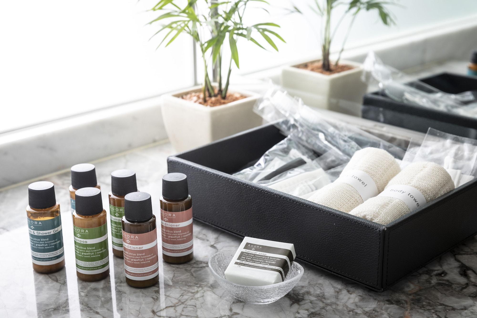 Hotel Agora Regency Osaka Sakai Sakai  Ngoại thất bức ảnh A selection of amenities