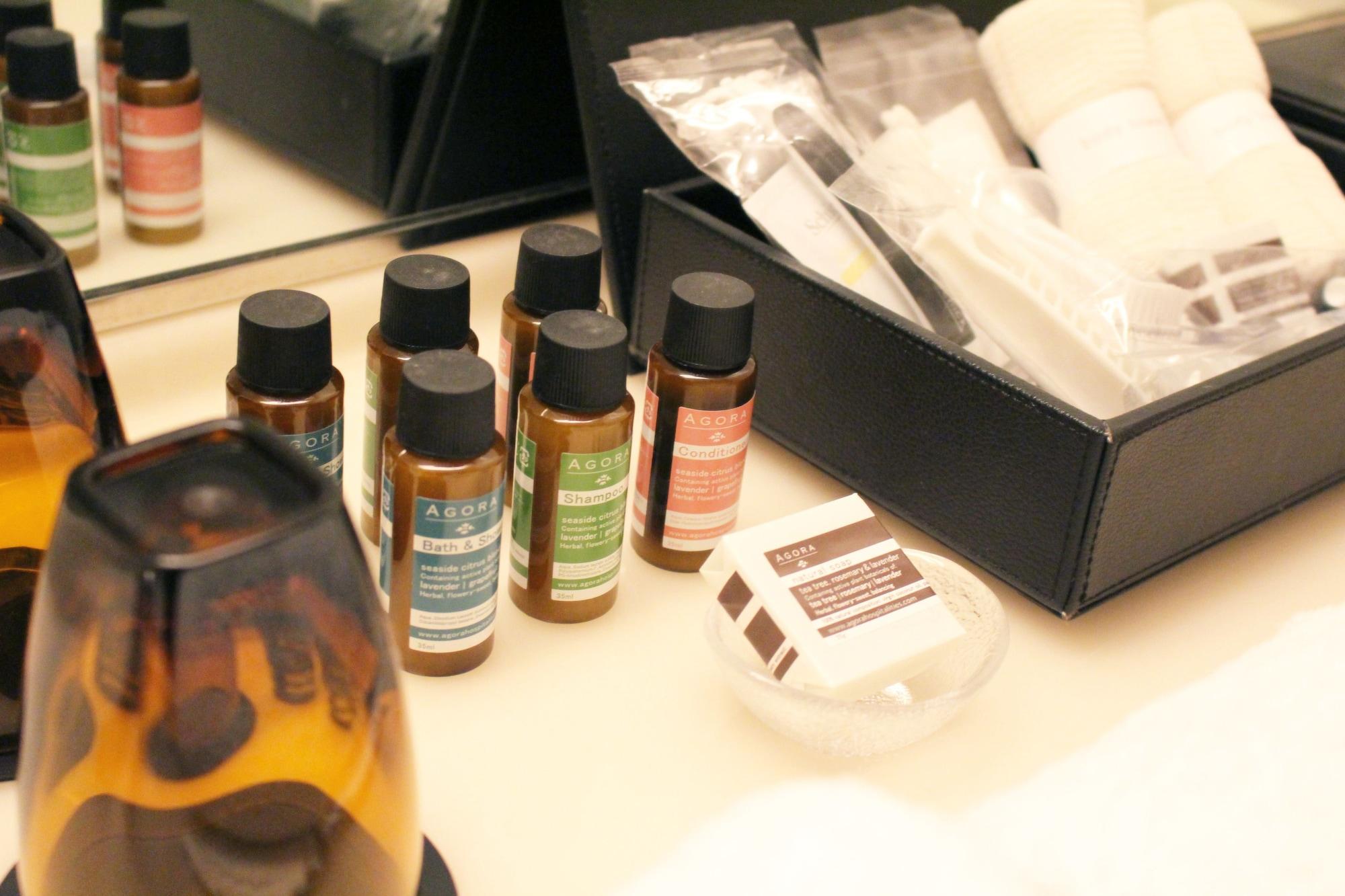 Hotel Agora Regency Osaka Sakai Sakai  Ngoại thất bức ảnh A selection of toiletries