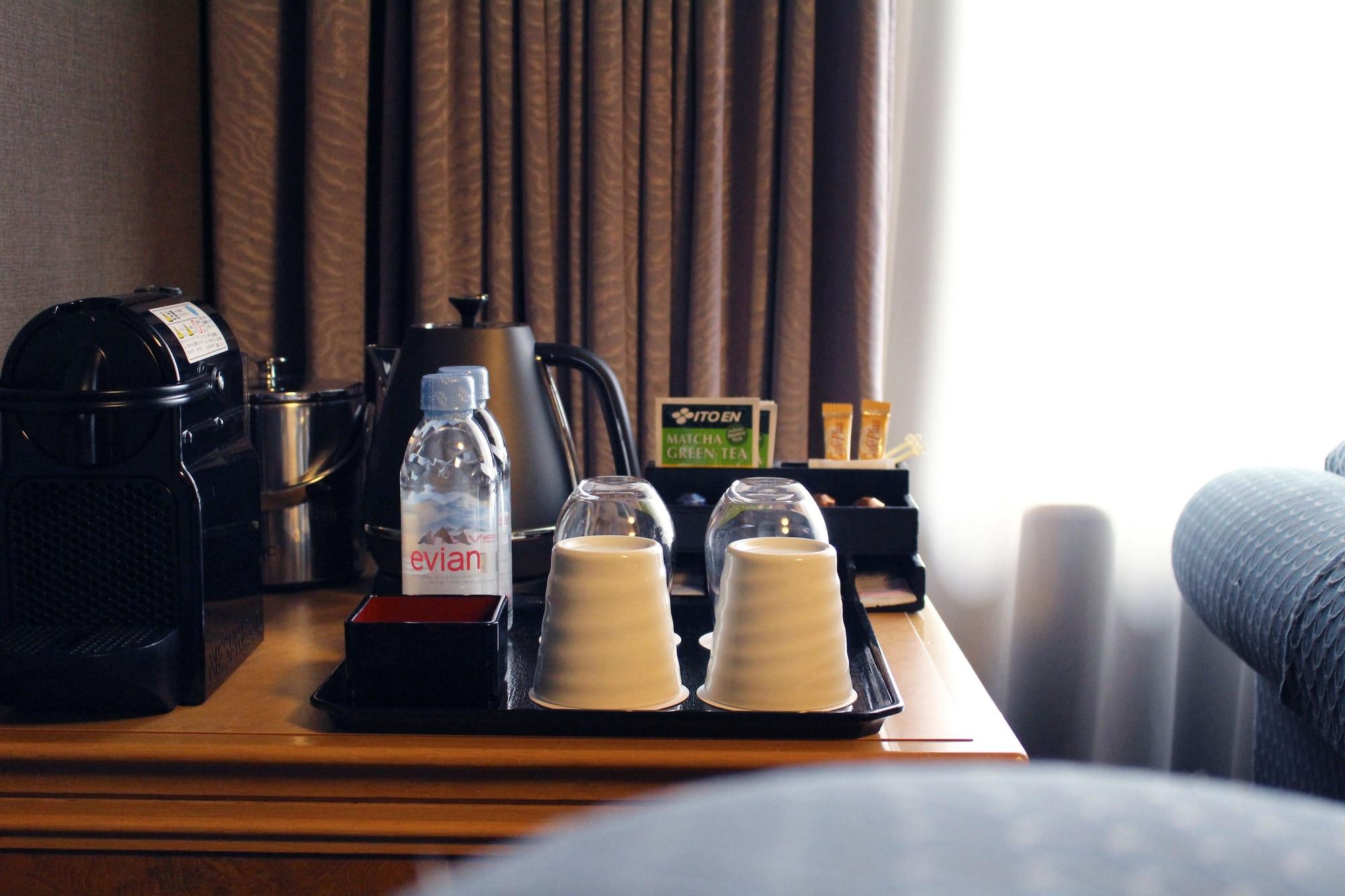 Hotel Agora Regency Osaka Sakai Sakai  Ngoại thất bức ảnh Avian water in a hotel room